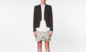 Short blazer with pockets