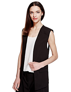 Short sleeveless blazer