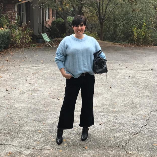 An unusual color ☄️for me but I really love this @hm sweater - their jumpers really are great! #thisis45 #pixiecut #nothingbutpixies #shorthair #liketkit #fbloggers #fbloggersuk #fblogger #ootd #wiwt #outfitpost #outfitinspo #instafashion #instastyle #40plusstyle #everydaystyle #over40fashion #mumontherun #dresslikeamum #ltkunder50 #ltkunder100 #ltkshoecrush #topshop #topshopstyle